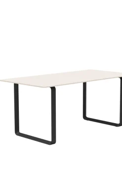70/70 Table