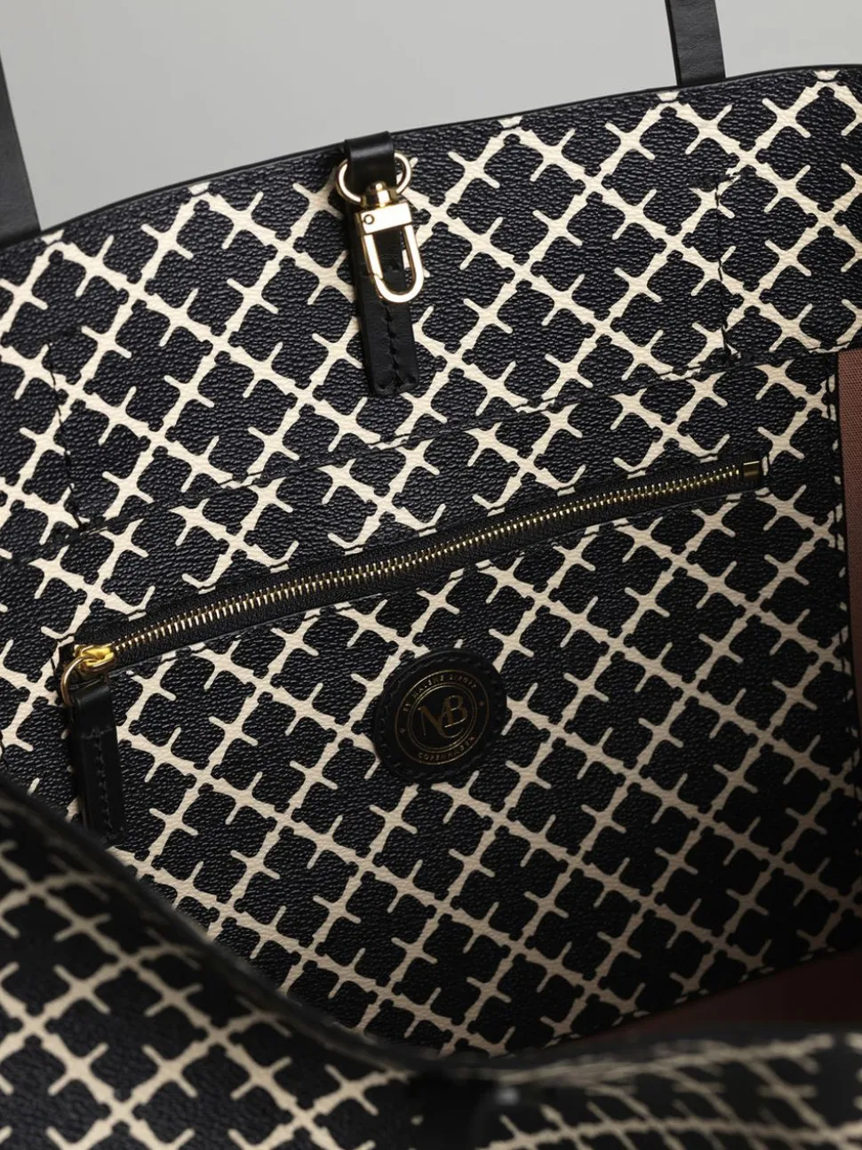 Abi Tote