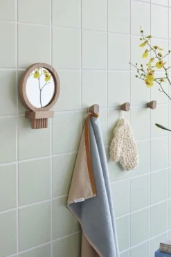 Acorn Hook