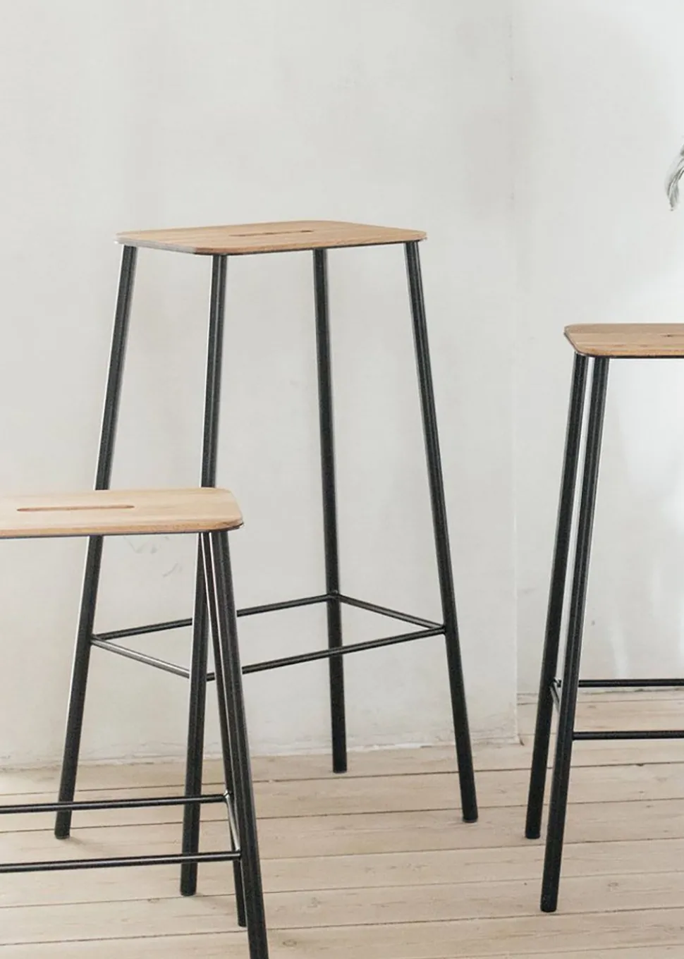 Adam Stool H76