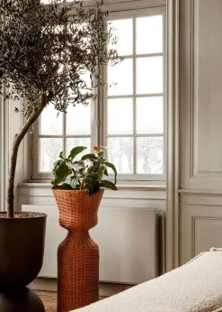 Agnes Plant Stand