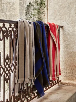 Alee Towel