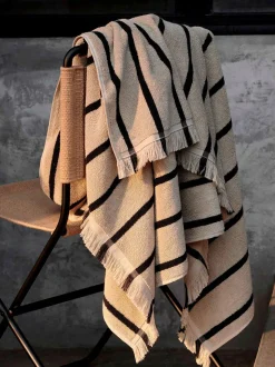 Alee Towel
