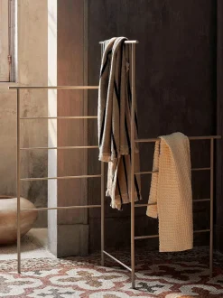 Alee Towel