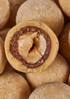 Amber Dragée Nuts