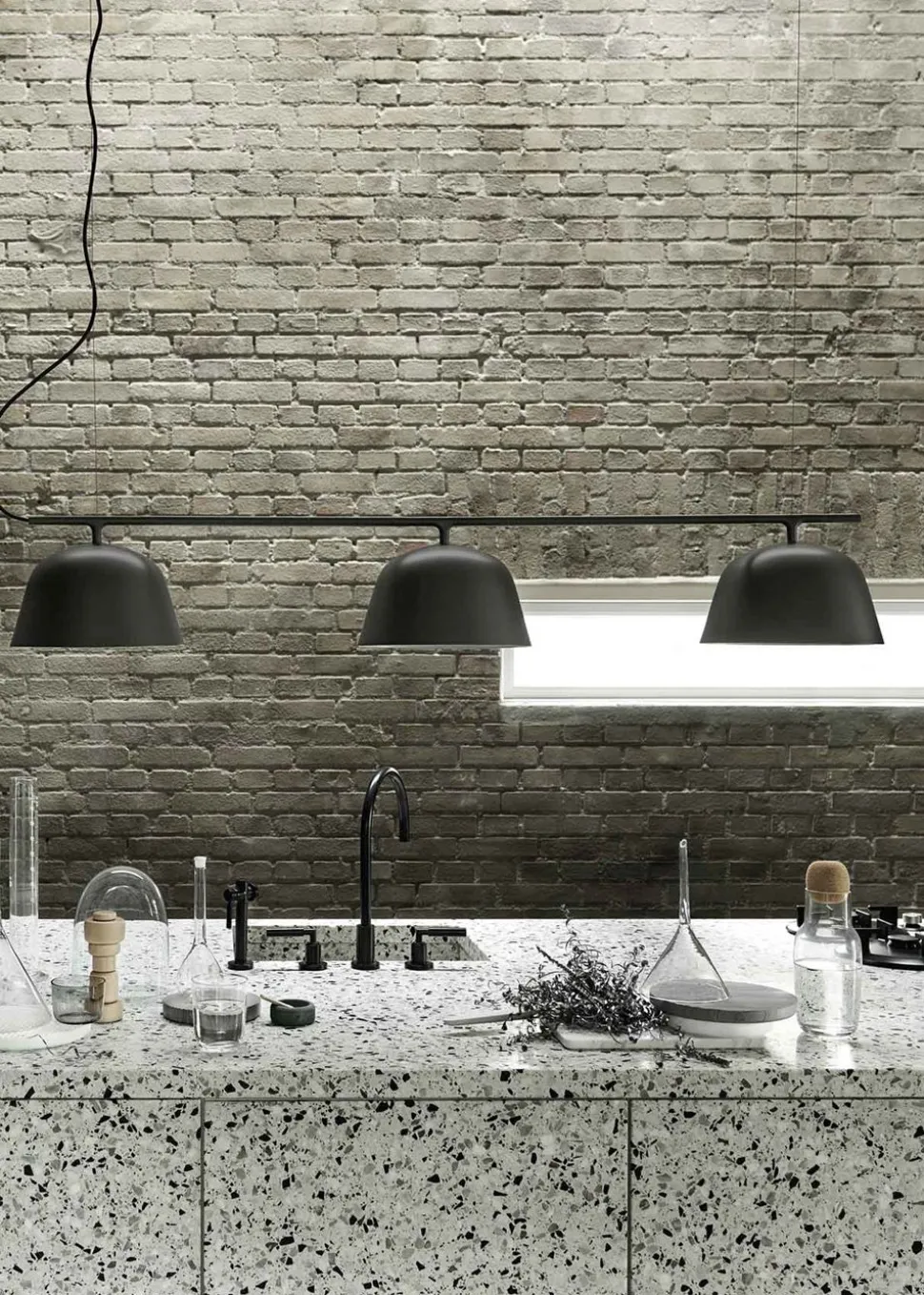 Ambit Rail Lamp