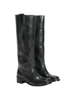 Ann Boots