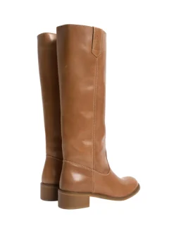 Ann Boots
