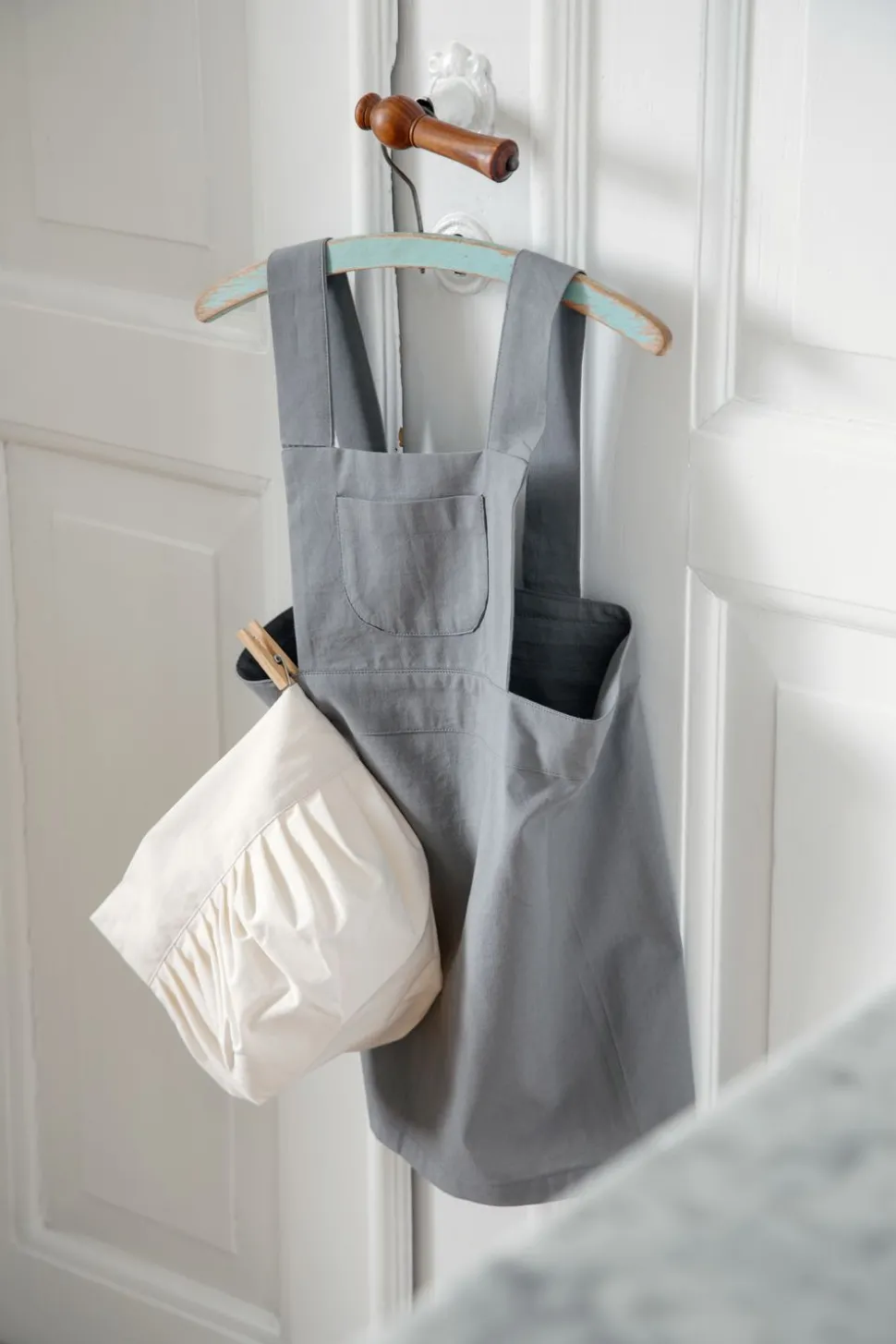 Apron and hat set