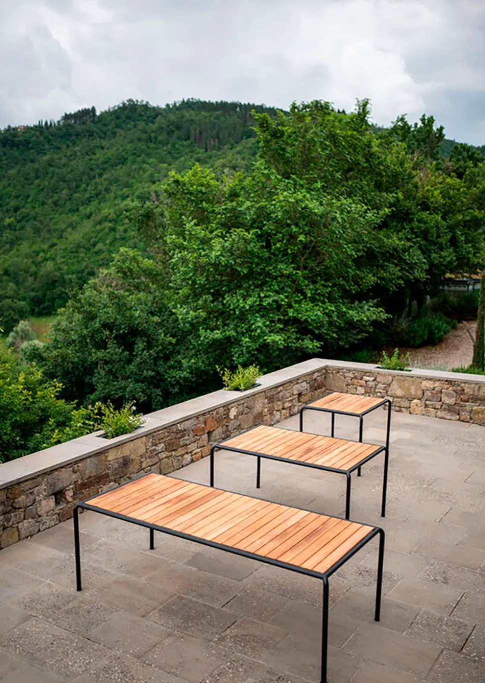 AVANTI Dining Table