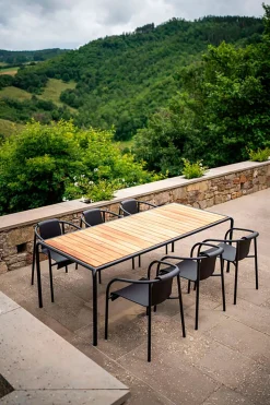 AVANTI Dining Table