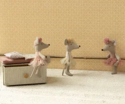 Ballerina mouse, Little sister