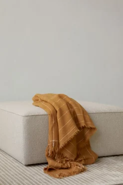 Battus Throw