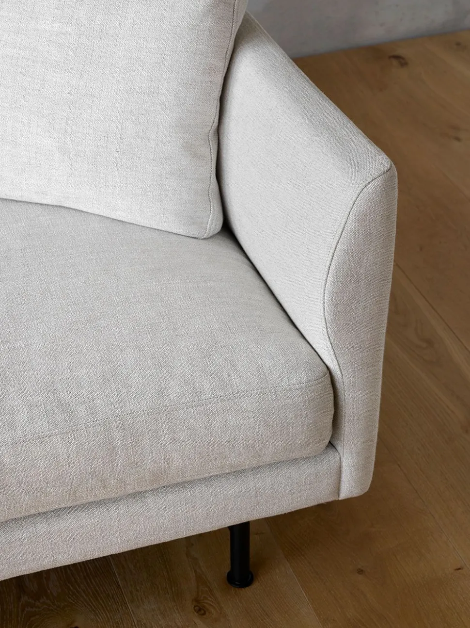 Calmo Sofa 95 5653 by Hugo Passos