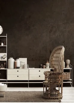 Chest w/ Drawers