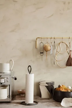 Curvature - Paper Towel Holder