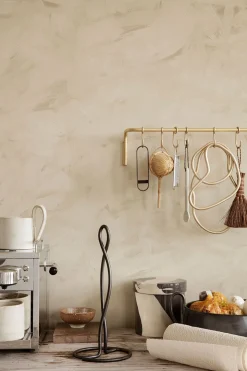 Curvature - Paper Towel Holder