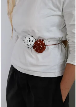 Dotted Rose String