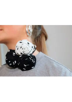 Dotted Rose String