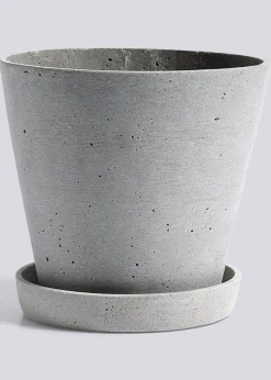Flowerpot with saucer
