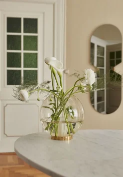 Globe - Round Vase w/Stand