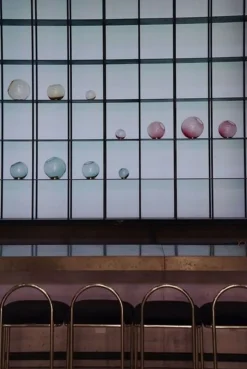 Globe - Round Vase w/Stand