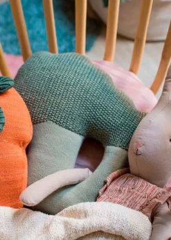 Knitted Cushion - Oli&Carol