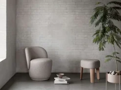 Kuon Swivel Armchair