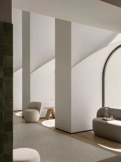 Kuon Swivel Armchair