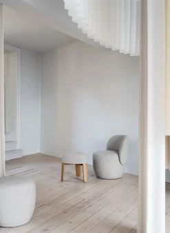 Kuon Swivel Armchair