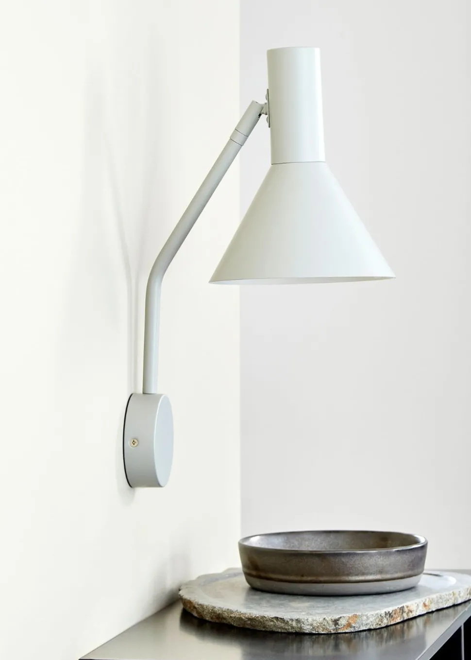 Lyss Wall Lamp