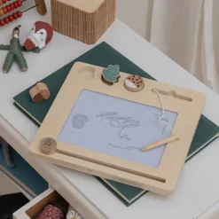 Magnetic drawing board