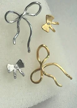 Petit Bow Earring