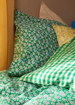 Pleasantly Linens