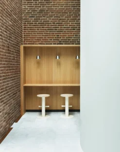 Pole Barstool 65 Cm