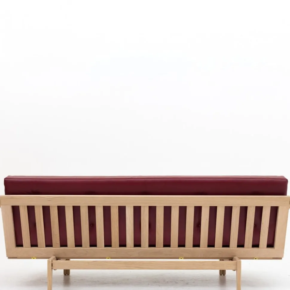 PV Daybed
