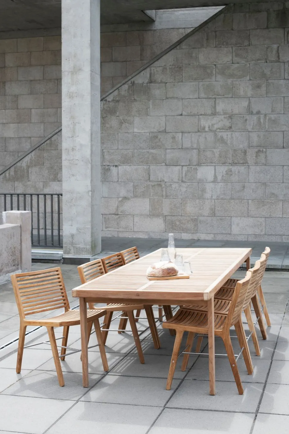 Rib Dining Table