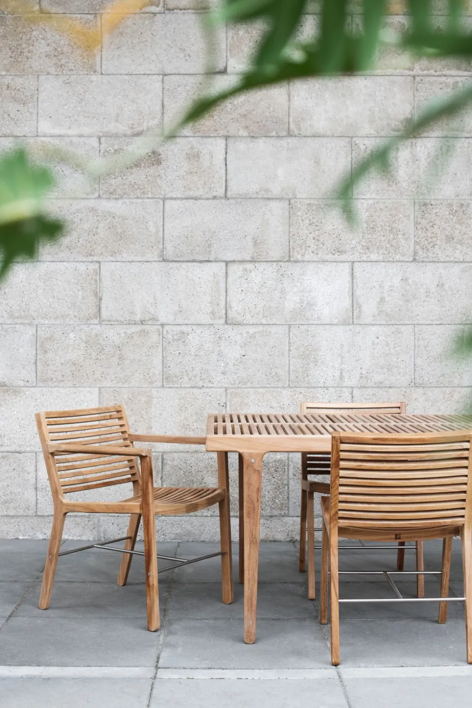 Rib Dining Table