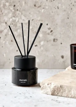 Scent freshener with sticks
