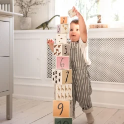 Stacking boxes