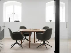 Taro Table 6121 by Jasper Morrison