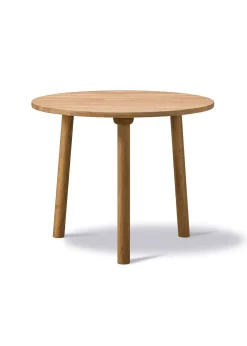 Taro Table 6119 by Jasper Morrison