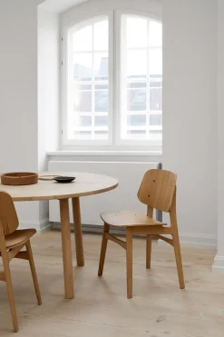 Taro Table 6119 by Jasper Morrison