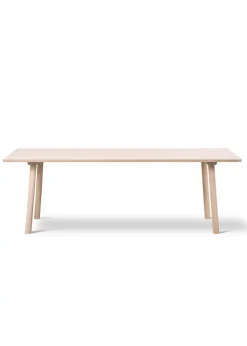 Taro Table 6106 by Jasper Morrison