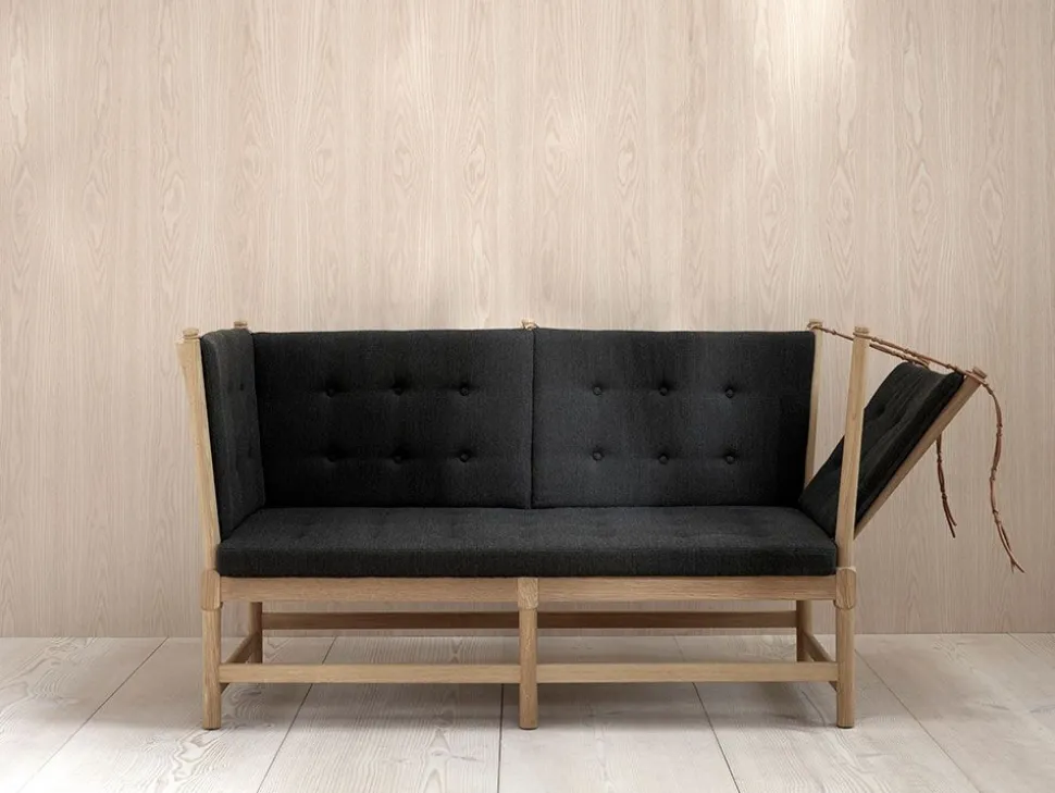 The Spoke-Back Sofa 1789 by Børge Mogensen