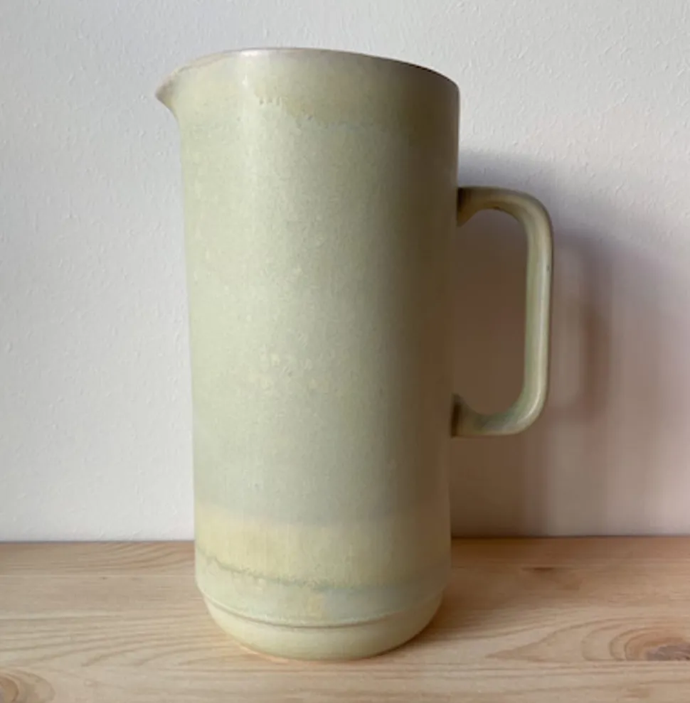 TOTO jug