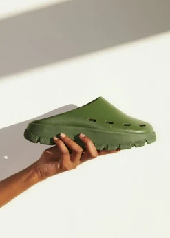 Trek Closed Sandal