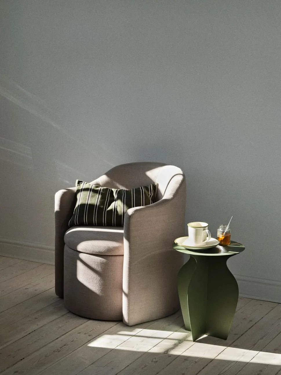 Urna Table