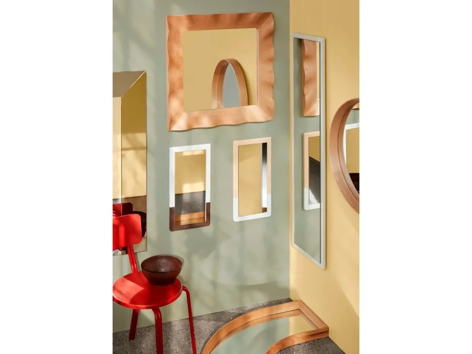 Wavy Mirror