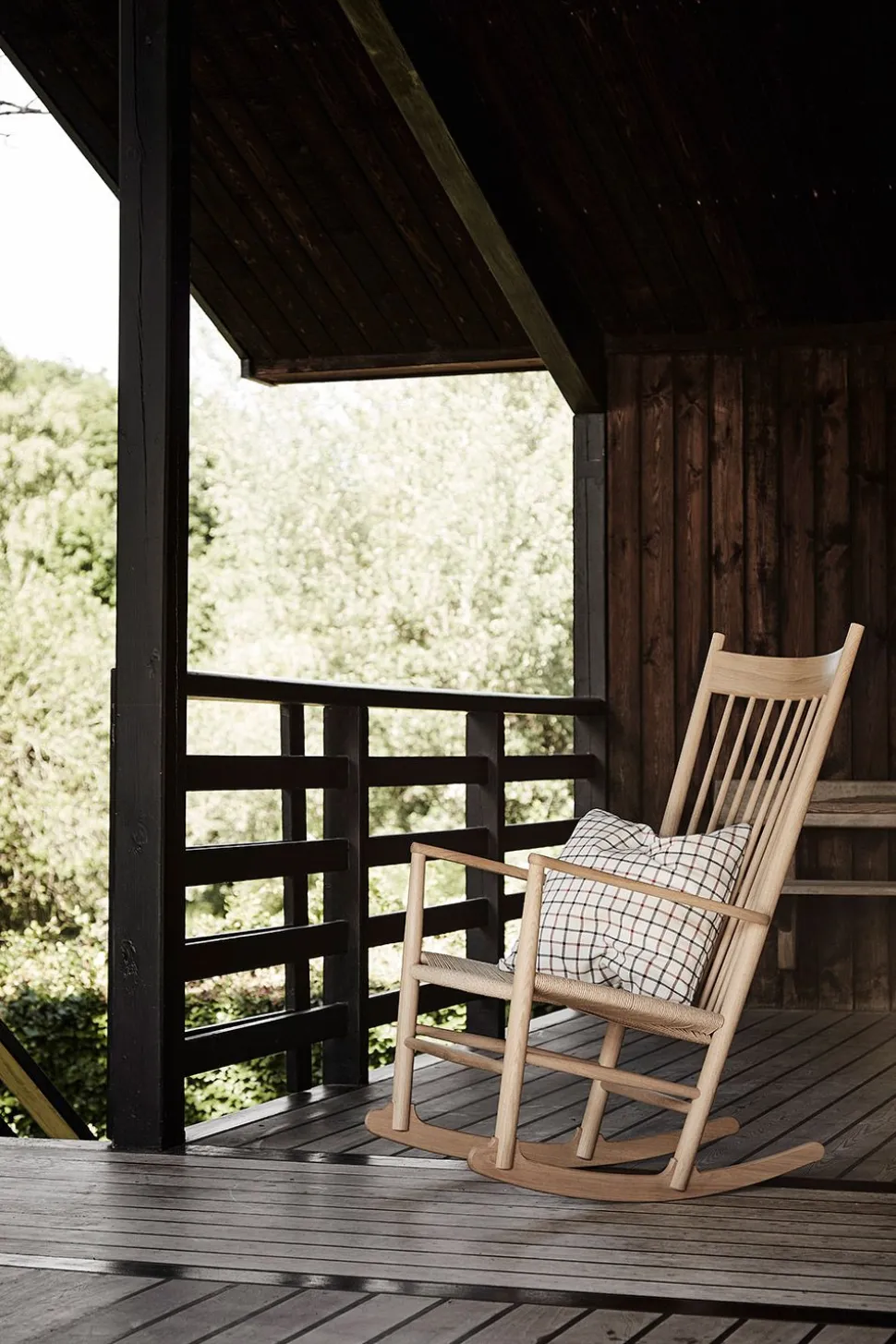 Wegner J16 Rocking Chair 16000 by Hans J. Wegner